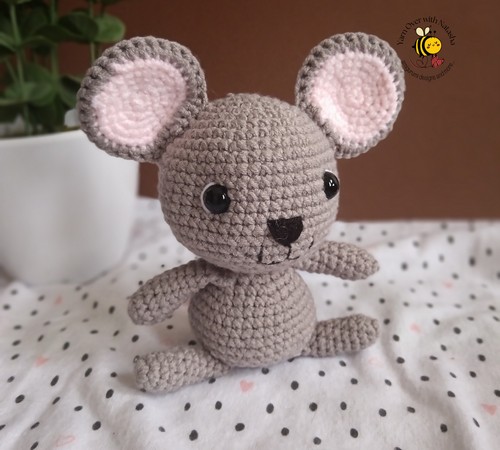 Binky Mouse Amigurumi