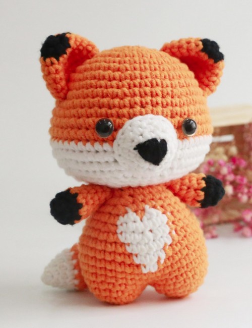 Crochet Amigurumi Fox With Heart Pattern