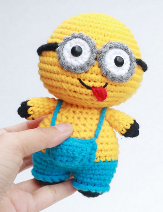 Crochet Amigurumi Minion Character Pattern