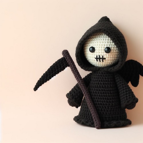Free Crochet Grim Reaper Amigurumi Pattern
