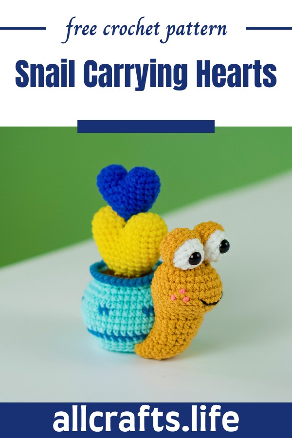 Crochet Snail Carrying Hearts Pattern