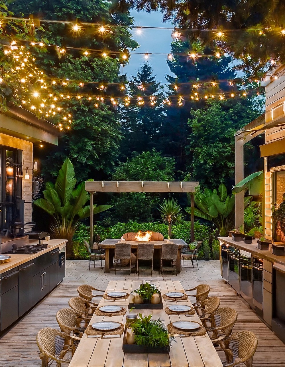 Outdoor Kitchen and Dining Area